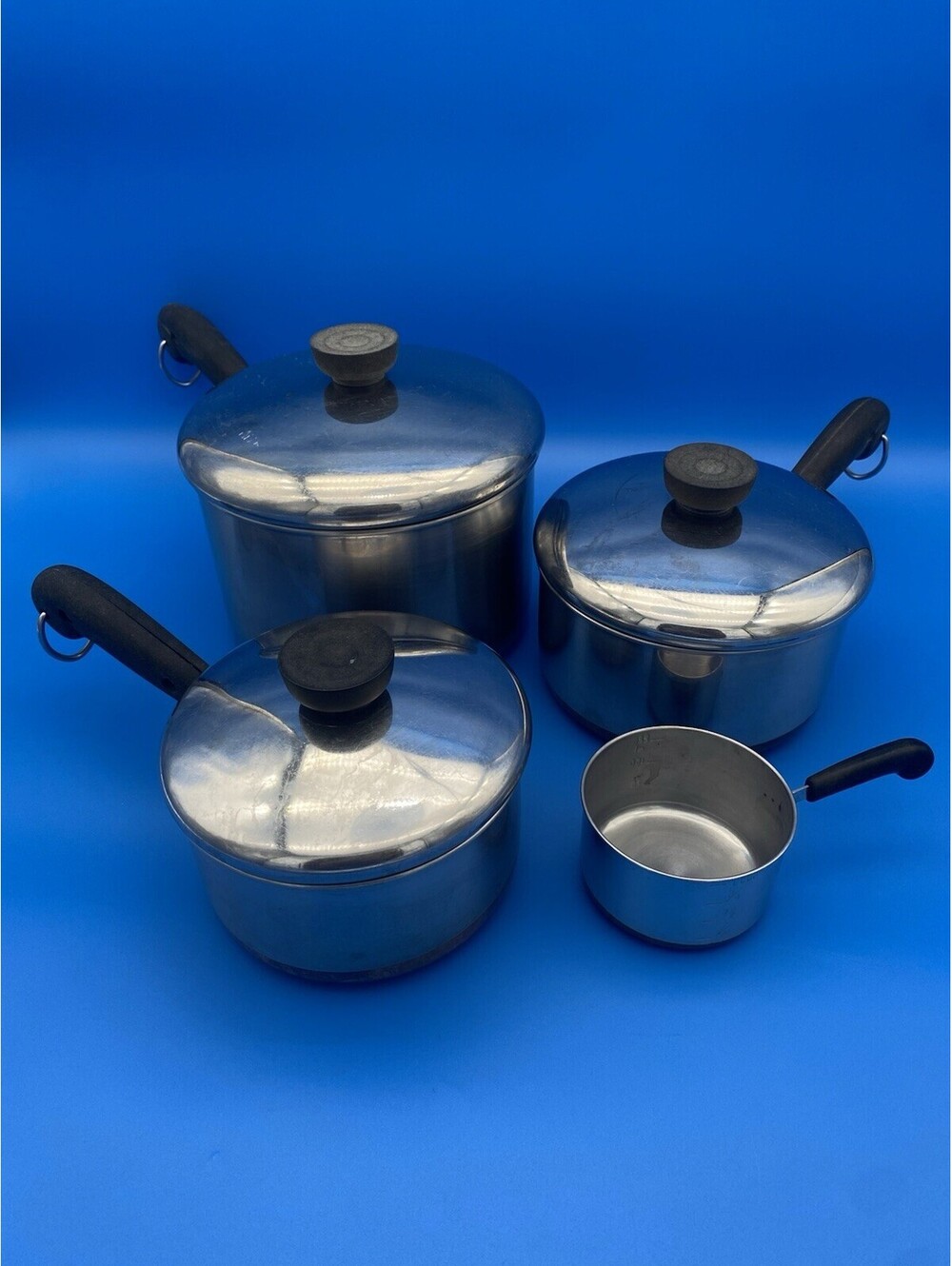 Revere Ware 7 Pieces of Copper Bottom Cookware Saucepans w Lids & Measuring Cup
